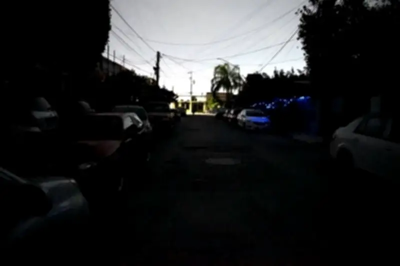 Ante Riesgo de Apagones, CFE Acelera Compras de Electricidad de Emergencia