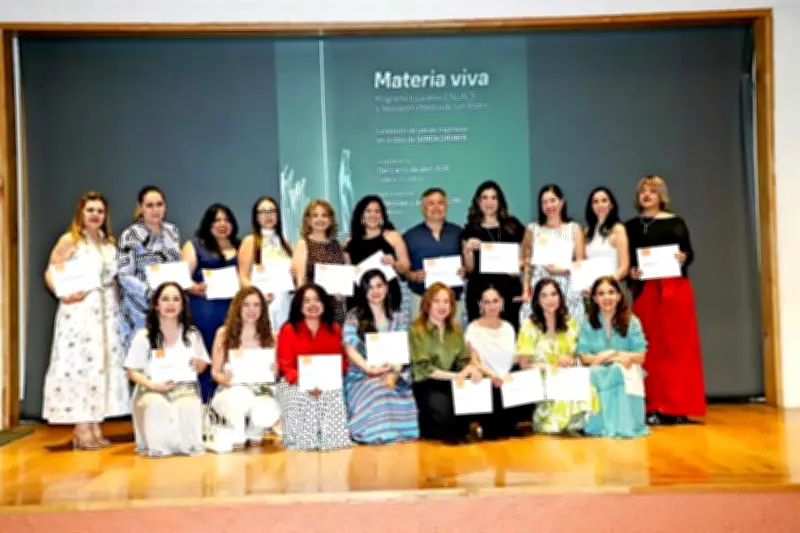 Artistas de San Pedro Unen Talentos en Exposición Colectiva de Plástica