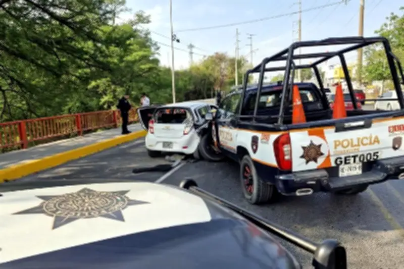 Asaltan cafetería en Monterrey y caen tras intensa persecución policial