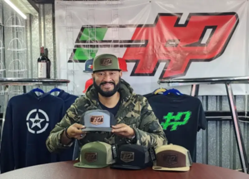 Asesinan a excorredor off road y empresario turístico en barbería de Ensenada, Baja California