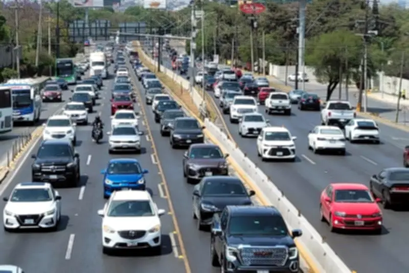 Atoran paseantes la Carretera Nacional en un incidente de tránsito