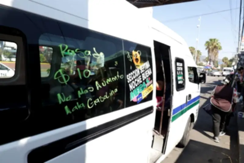 Aumento a 10 pesos en pasaje de transporte público en Chilpancingo genera protestas