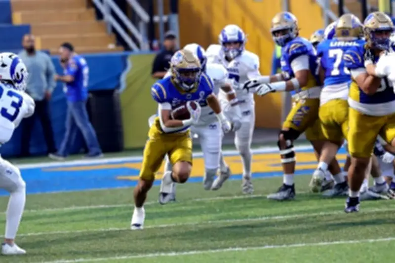 Auténticos Paliza a Borregos en Clásico Juvenil de ONE FA