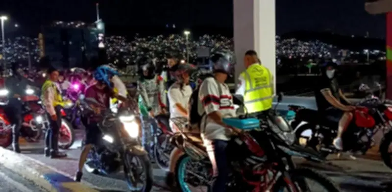 Autoridades aseguran 61 motocicletas en operativo de seguridad en Monterrey