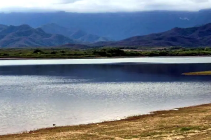 Autoridades Buscan a Desaparecido en Presa de Nuevo León en 2025