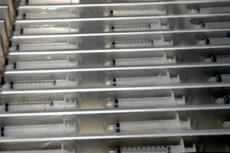 Autoridades investigan otra muerte presuntamente vinculada a suero vitamínico en México