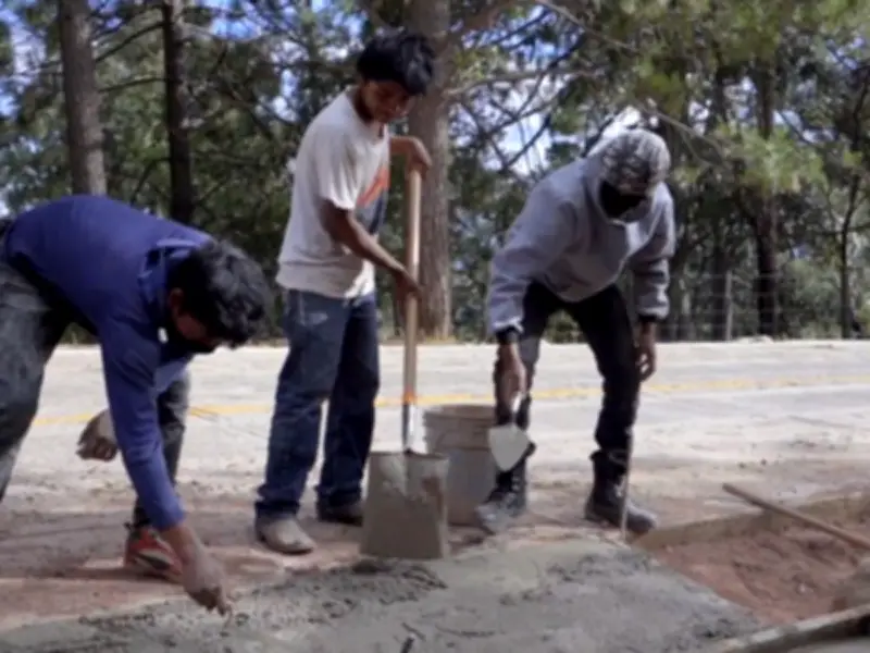 Avances en Guerrero: 51 Caminos Artesanales Concluidos y 32 en Proceso