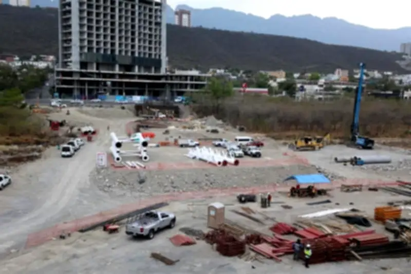 Avanzan obras de pasos peatonales que conectarán con la Línea 4 del Metro en Río