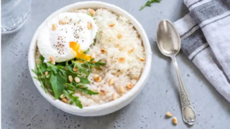 ¿Avena en la cena? Expertos revelan beneficios y combinaciones ideales para la noche