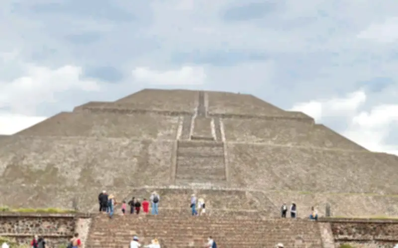 Balacera en Teotihuacán: Dos muertos y heridos en ataque en Pirámide de la Luna