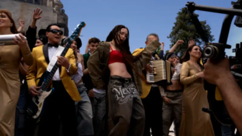 Belinda y Los Ángeles Azules estrenan 'Por ella', la cumbia oficial del Mundial 2026