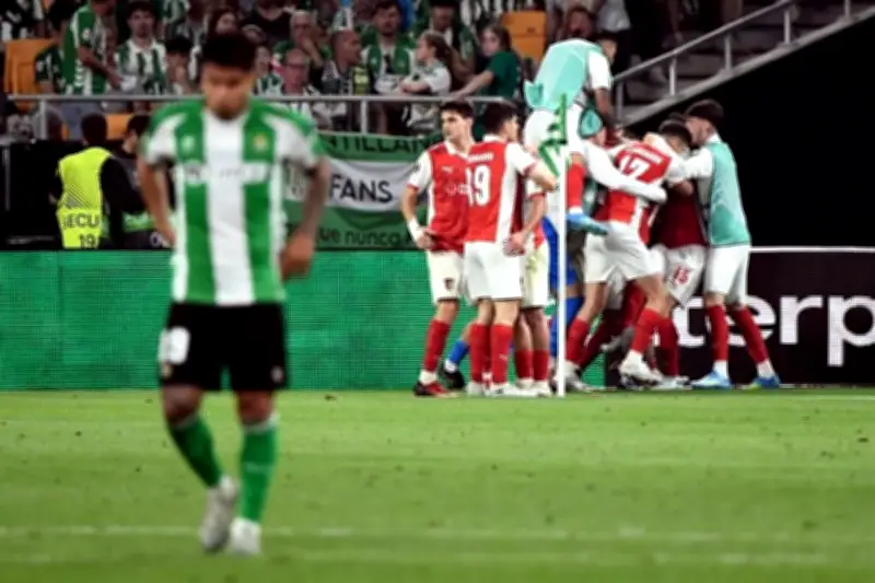 Betis y Fidalgo Eliminados de la Europa League tras Derrota ante Rangers