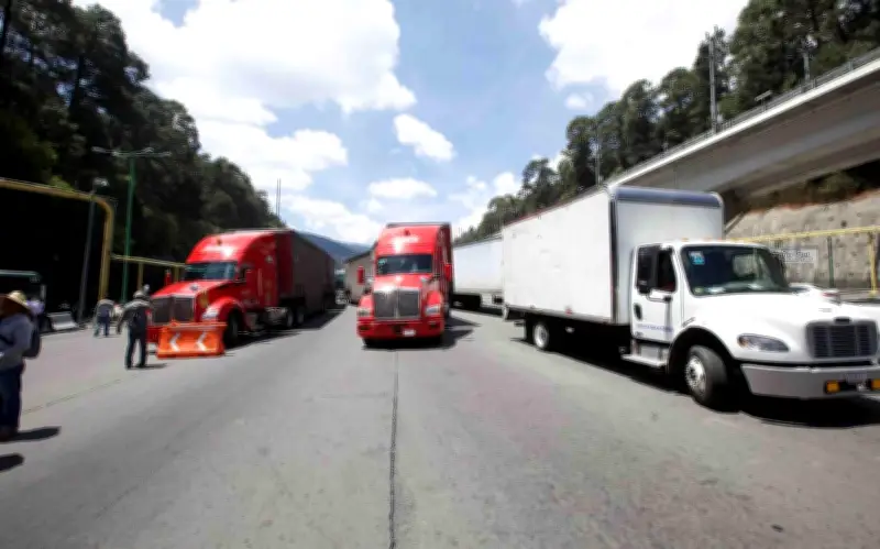 Bloqueos Carreteros en México se Reducen a la Mitad Tras Diálogo Gubernamental