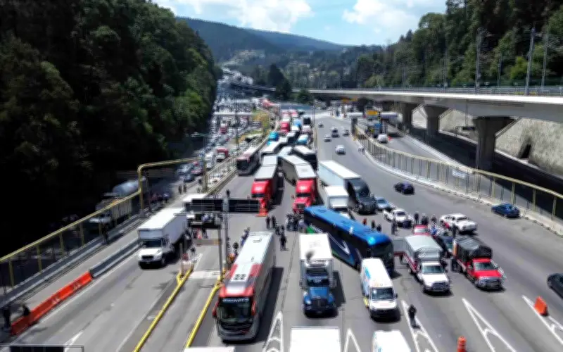 Bloqueos y cierres en carreteras de México continúan este 7 de abril por paro nacional