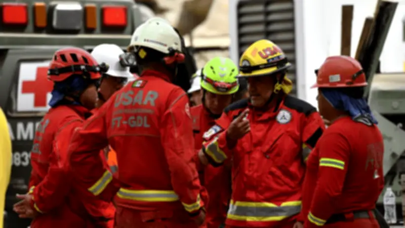 Brigadistas de Jalisco Recibidos con Emoción Tras Rescate en Mina Santa Fe