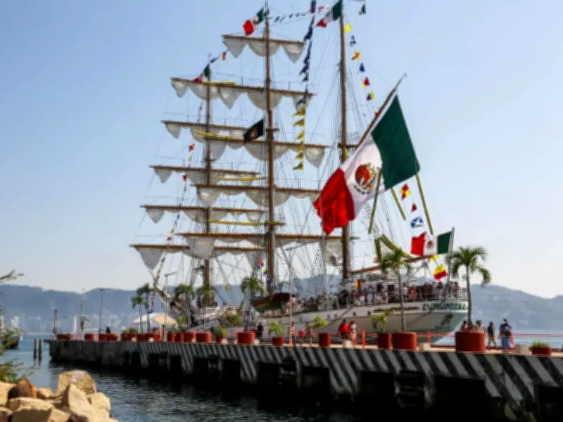 Buque Cuauhtémoc zarpa tras accidente en Nueva York para instrucción en el Pacífico Norte