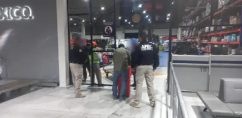 Buscan a médico por muertes tras sueros vitaminados en Sonora; alerta sanitaria