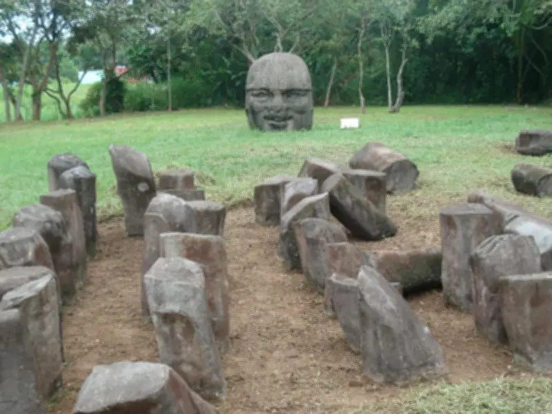 Cabeza Olmeca de La Venta: ¿Arqueología vs. Tecnología en la Identidad Mexicana?