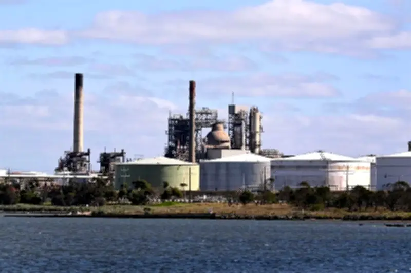 Caen precios del petróleo tras propuestas de alto al fuego en Medio Oriente