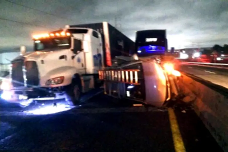 Carambola en Libramiento Noroeste de Monterrey Provoca Cierre Total de la Vía