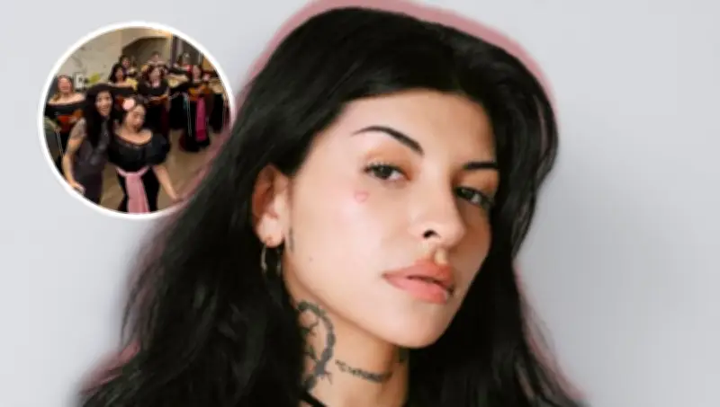 Cazzu sorprende al interpretar 'La Bikina' con mariachi femenil en Chicago