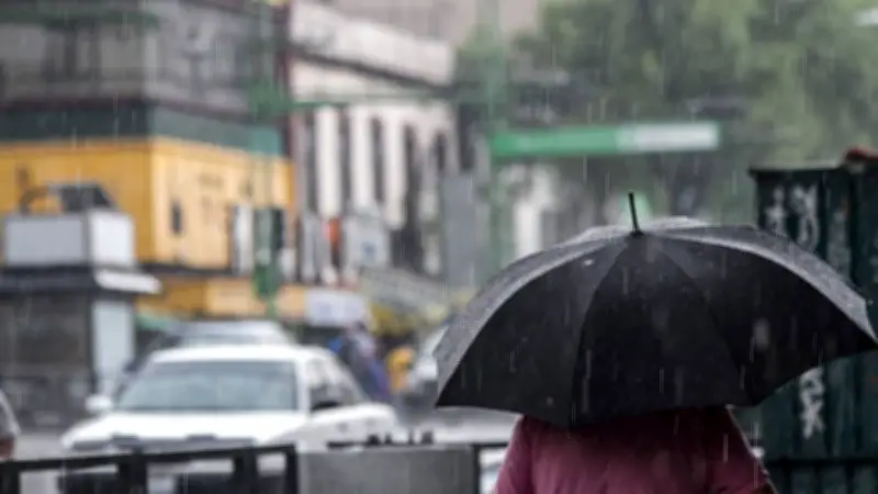 CDMX amanece fría y se calienta al mediodía con lluvias ligeras