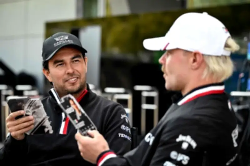 Checo Pérez promete llevar a Valtteri Bottas por tacos en México tras GP