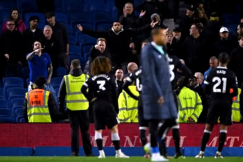 Chelsea se aleja de la Champions League tras derrota en la Premier League