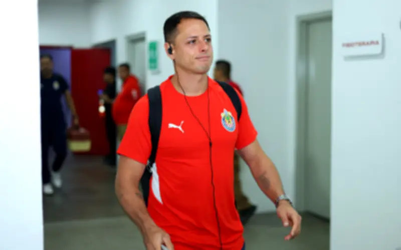 Chicharito se integra como comentarista de FOX Sports para el Mundial 2026