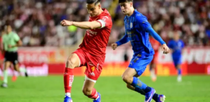 Chivas empata sin goles con Necaxa y deberá defender el liderato en la última fecha