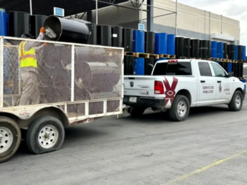 Ciudad Juárez recibe donación de 50 tambos para reforzar limpieza en parque El Chamizal