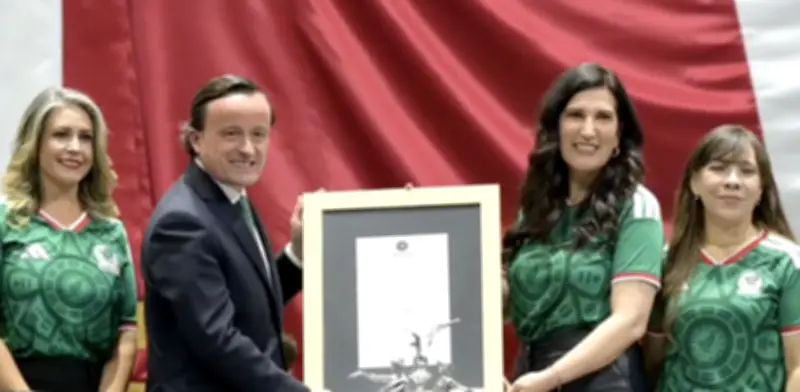 Cámara de Diputados reconoce a Mikel Arriola por liderazgo rumbo al Mundial 2026