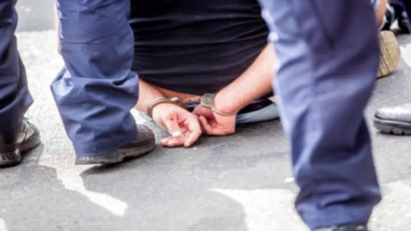 Cámaras de seguridad captan intento de secuestro de menor en Iztapalapa; detienen a dos sujetos