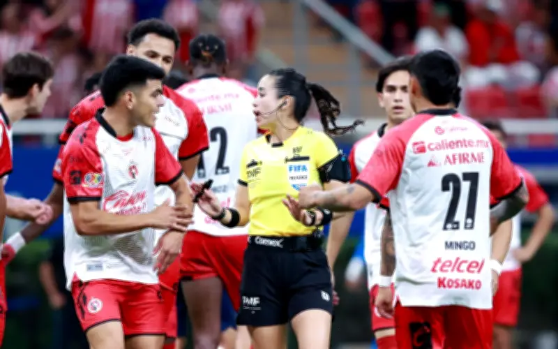 Comisión respalda a Katia García tras polémica en Chivas vs Xolos