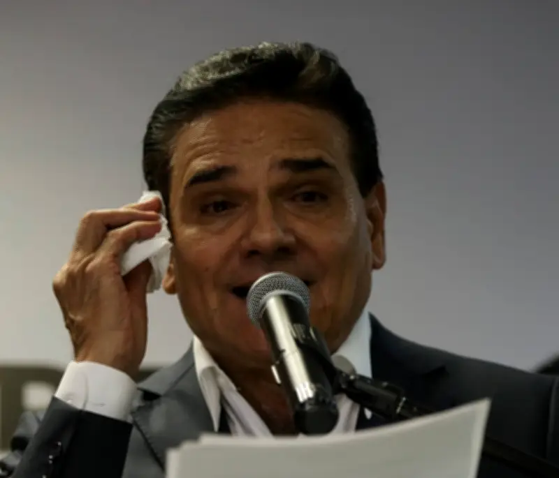 Comuneros de Arantepacua incendian Morelia exigiendo captura de exgobernador Silvano Aureoles