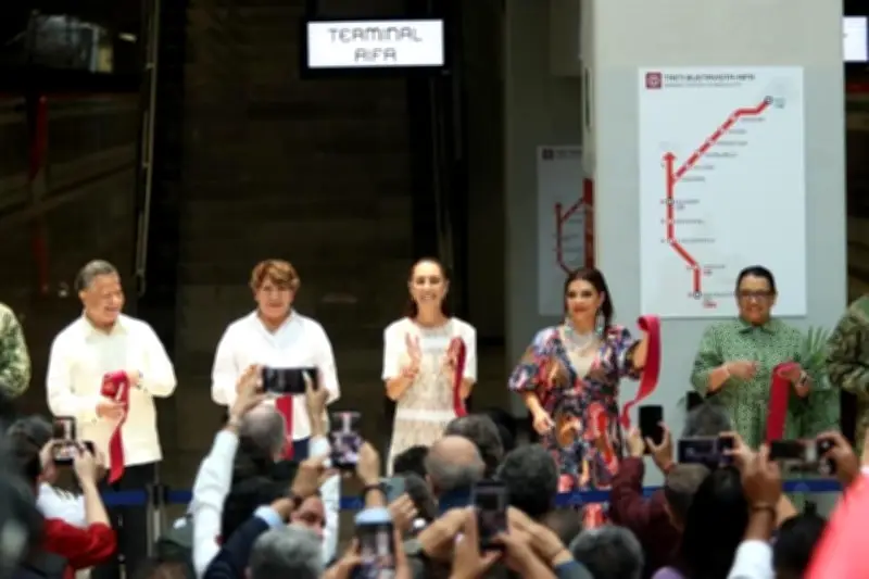 Con 25,800 mdp y 3 años después, inaugura CSP tren al AIFA