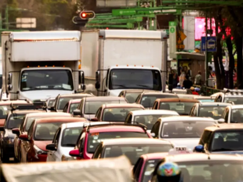 Contingencia ambiental: autos con holograma 1 y 2 no circulan el 26 de abril