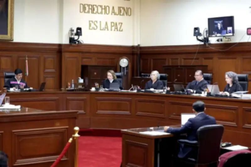 Corte elimina prohibición a trabajadores del ISSSTE para desempeñar otro empleo