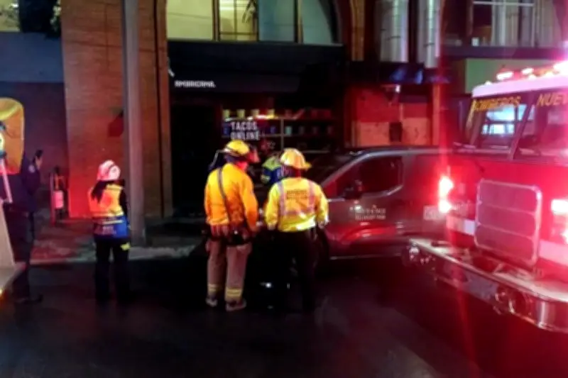 Cortocircuito provoca conato de incendio en restaurante del centro de Monterrey