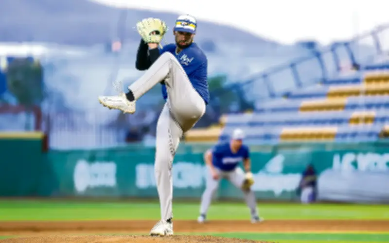 César Gómez asume con madurez su transición de relevista a abridor en Charros de Jalisco