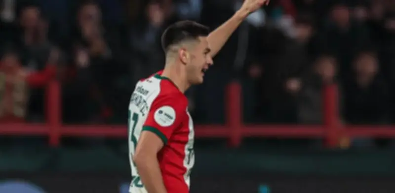 César Montes anota su tercer gol en Rusia, pero Lokomotiv cae ante Spartak