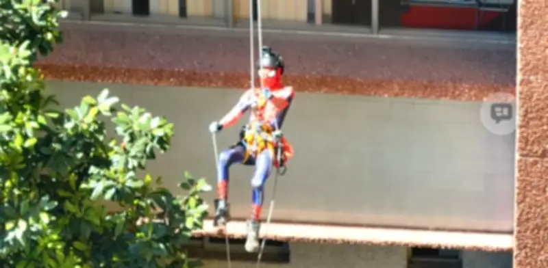 Día del Niño 2026 en CDMX: Policías llevan alegría a infantes hospitalizados