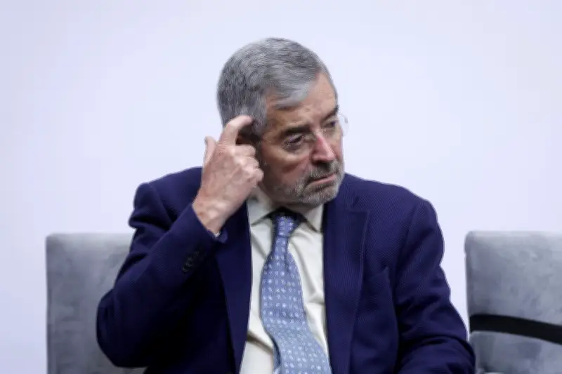 De la Fuente deja Cancillería por salud; Velasco asume en medio de críticas a gestión