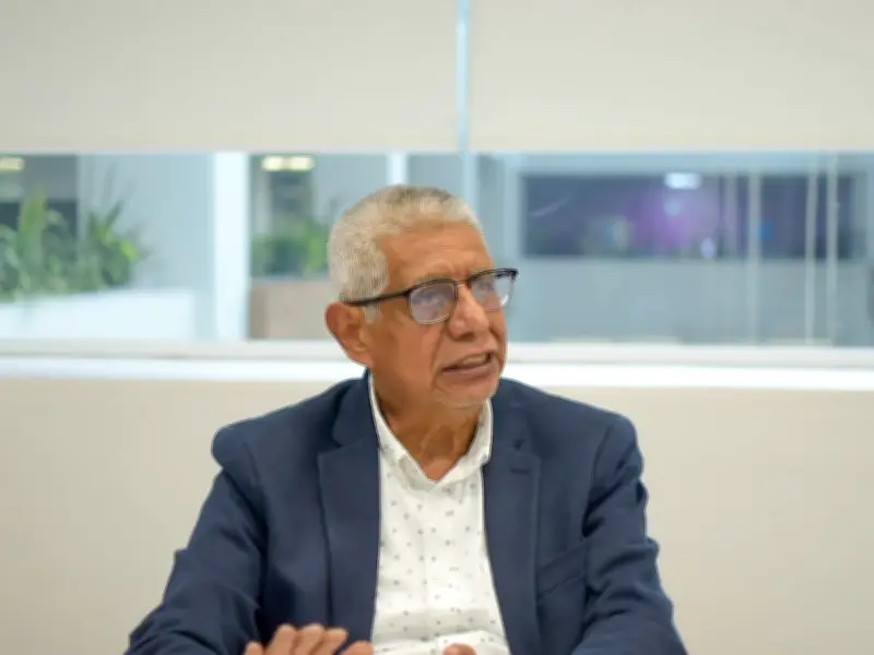 Depuran sistema de licencias de autotransporte; cancelan 140 centros