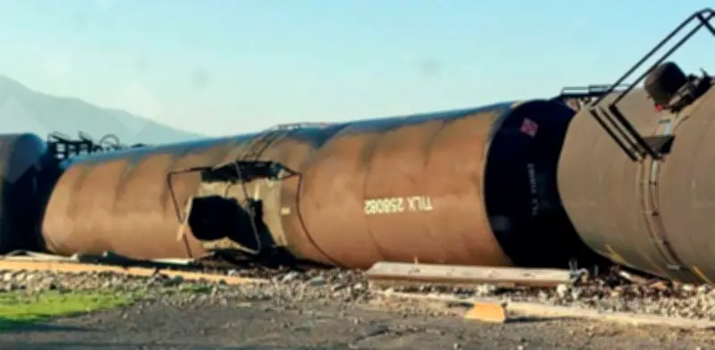 Descarrilamiento de tren con material inflamable en Yauhquemehcan y Apizaco
