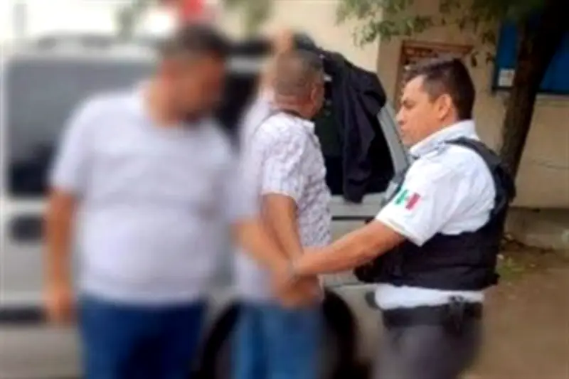 Detienen a dos presuntos 'pineros' en Escobedo por extorsión a comerciantes