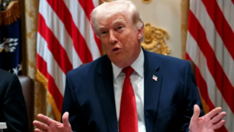 Detienen a hombre en Massachusetts por amenazar de muerte a Donald Trump en redes sociales