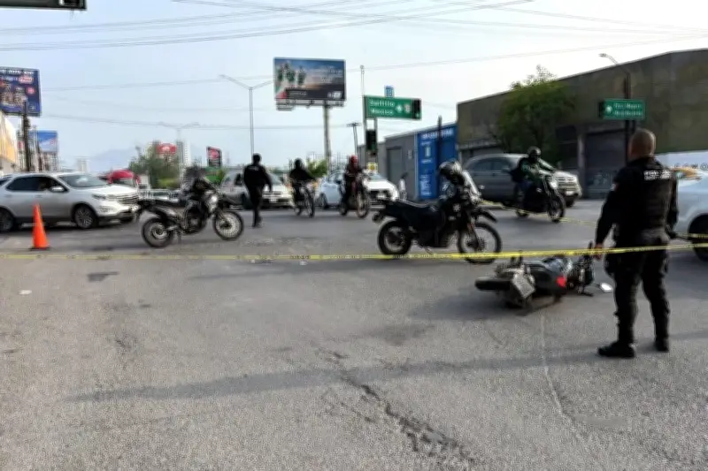 Detienen a motociclista con droga tras accidente en Monterrey