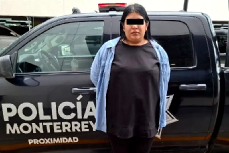 Detienen a mujer por robar 16 prendas de niña en tienda departamental