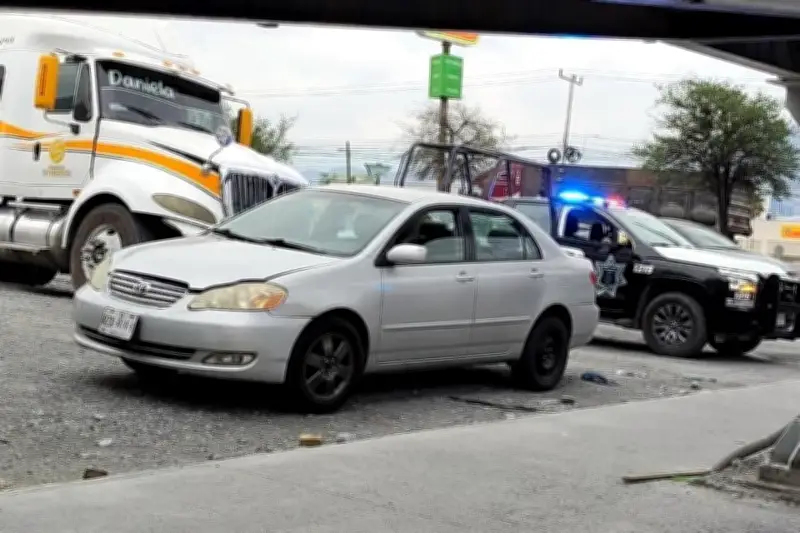 Detienen a presuntos delincuentes tras intensa persecución policial en la ciudad